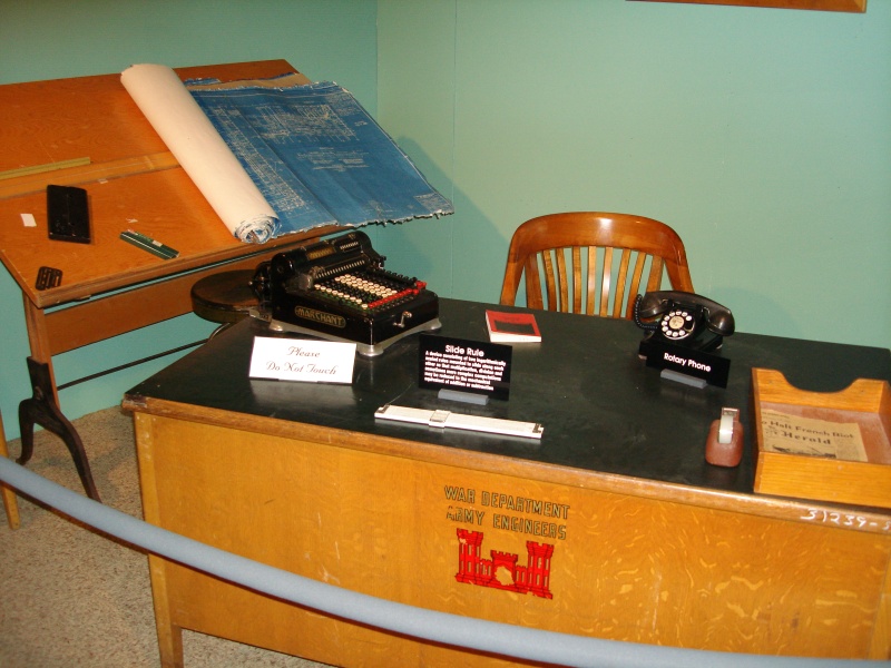 DSC01237 A reproduction of an engineer's office. It still exudes passion and effort.