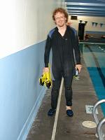 DSC02261 I have just worn the full 7mm wetsuit. Such a thick suit is designed for waters as cold as in the Puget Sound (4 degrees C), so wearing this in a warm swimming pool is going to make you sweat your soul.